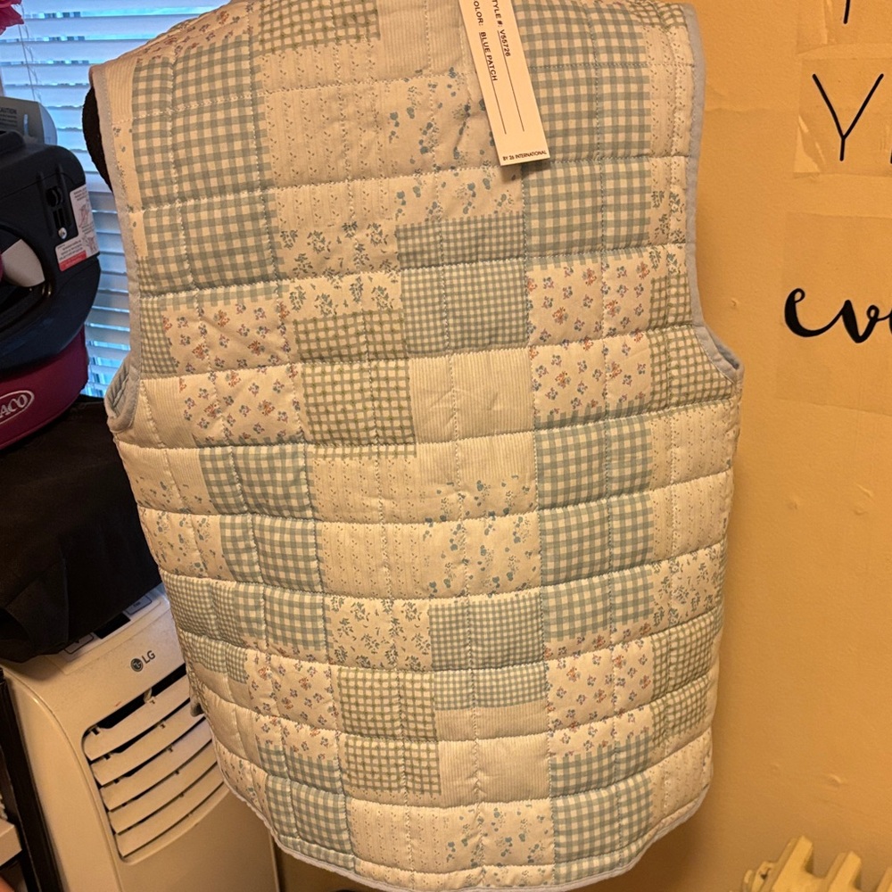 Patchwork Quilted Vest - image 4